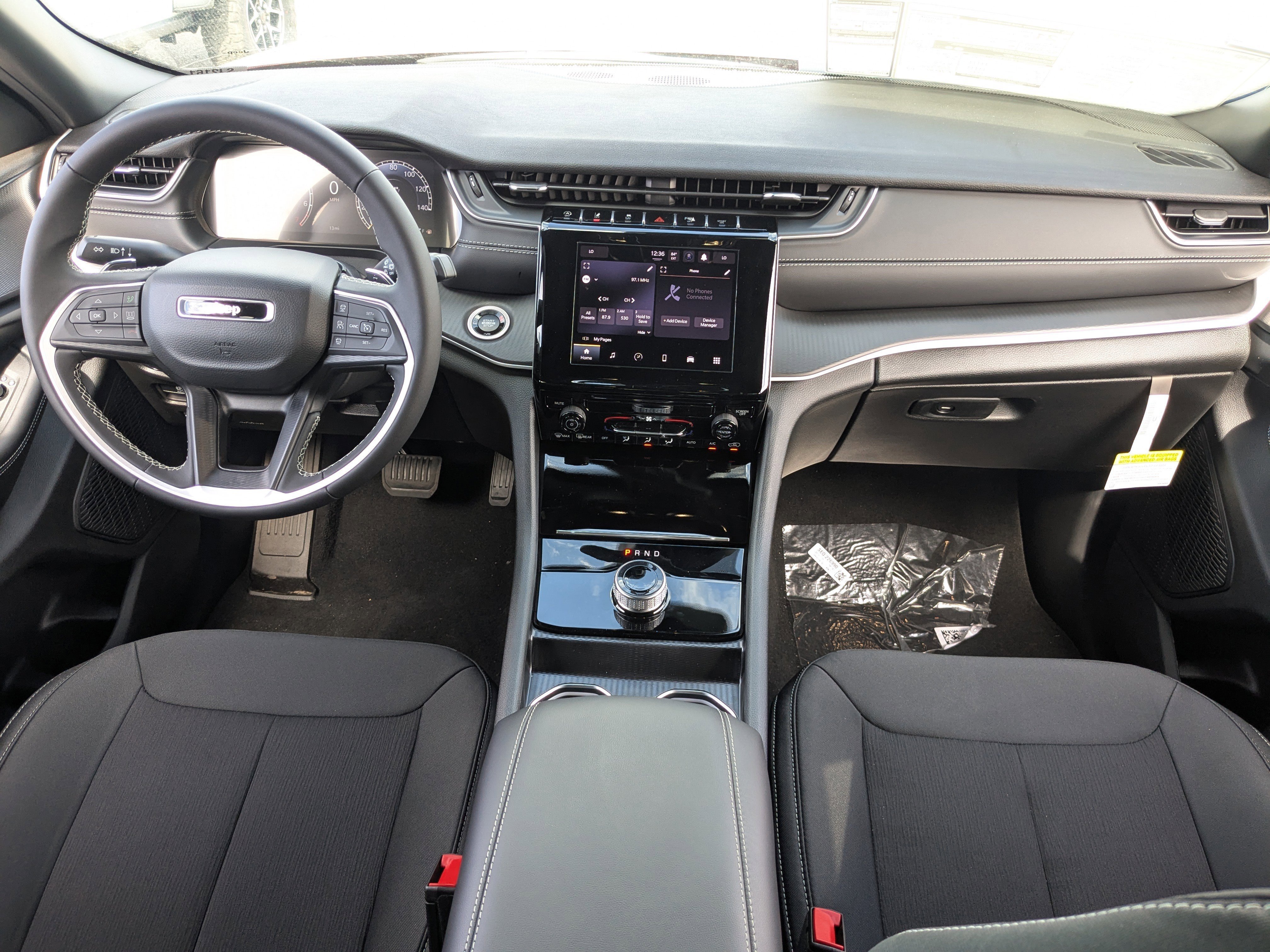 New 2025 Jeep Grand Cherokee L Laredo image 12