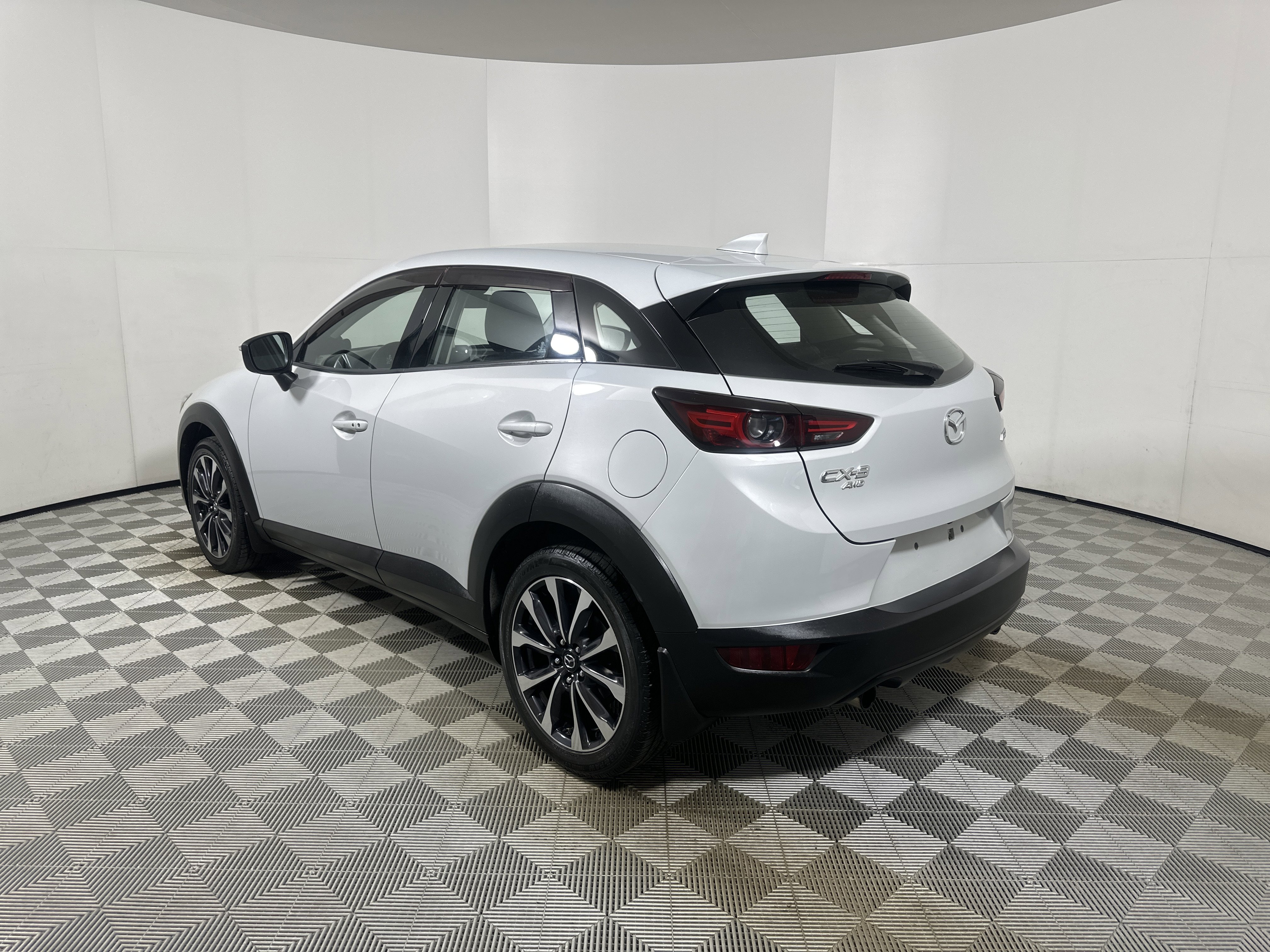 Used 2019 MAZDA CX-3 Touring w/ Touring I-ACTIVSENSE Package image 5