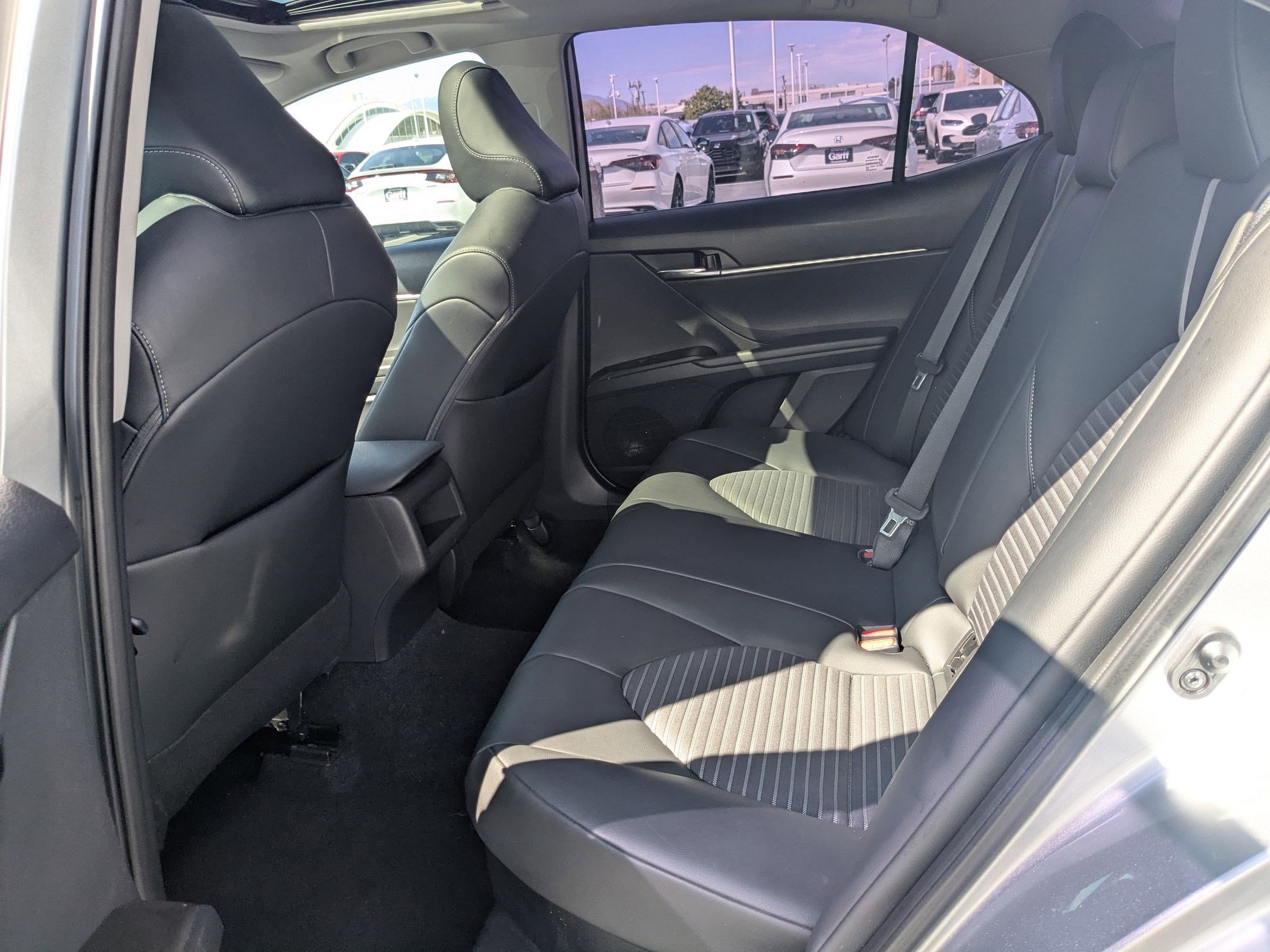 Used 2022 Toyota Camry SE w/ Audio Upgrade Package image 30