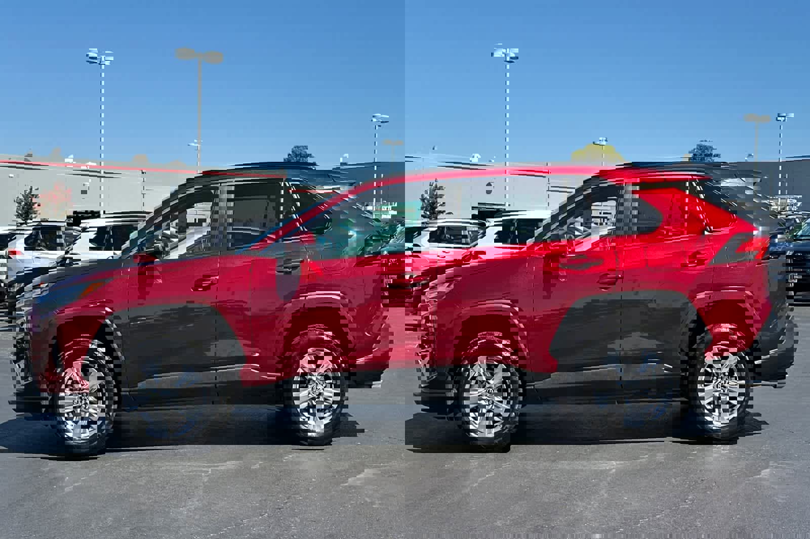 Used 2022 Toyota RAV4 XLE image 9