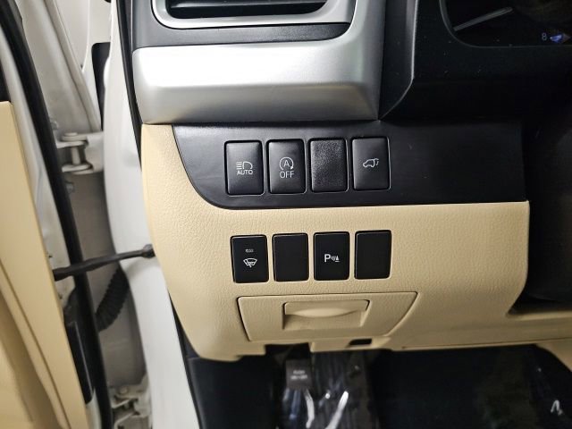 Used 2017 Toyota Highlander Limited image 17
