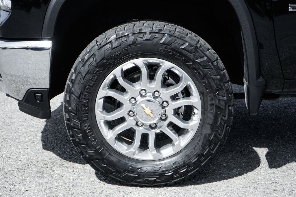 Used 2024 Chevrolet Silverado 2500 LTZ w/ LTZ Premium Package AWD/4WD image 42