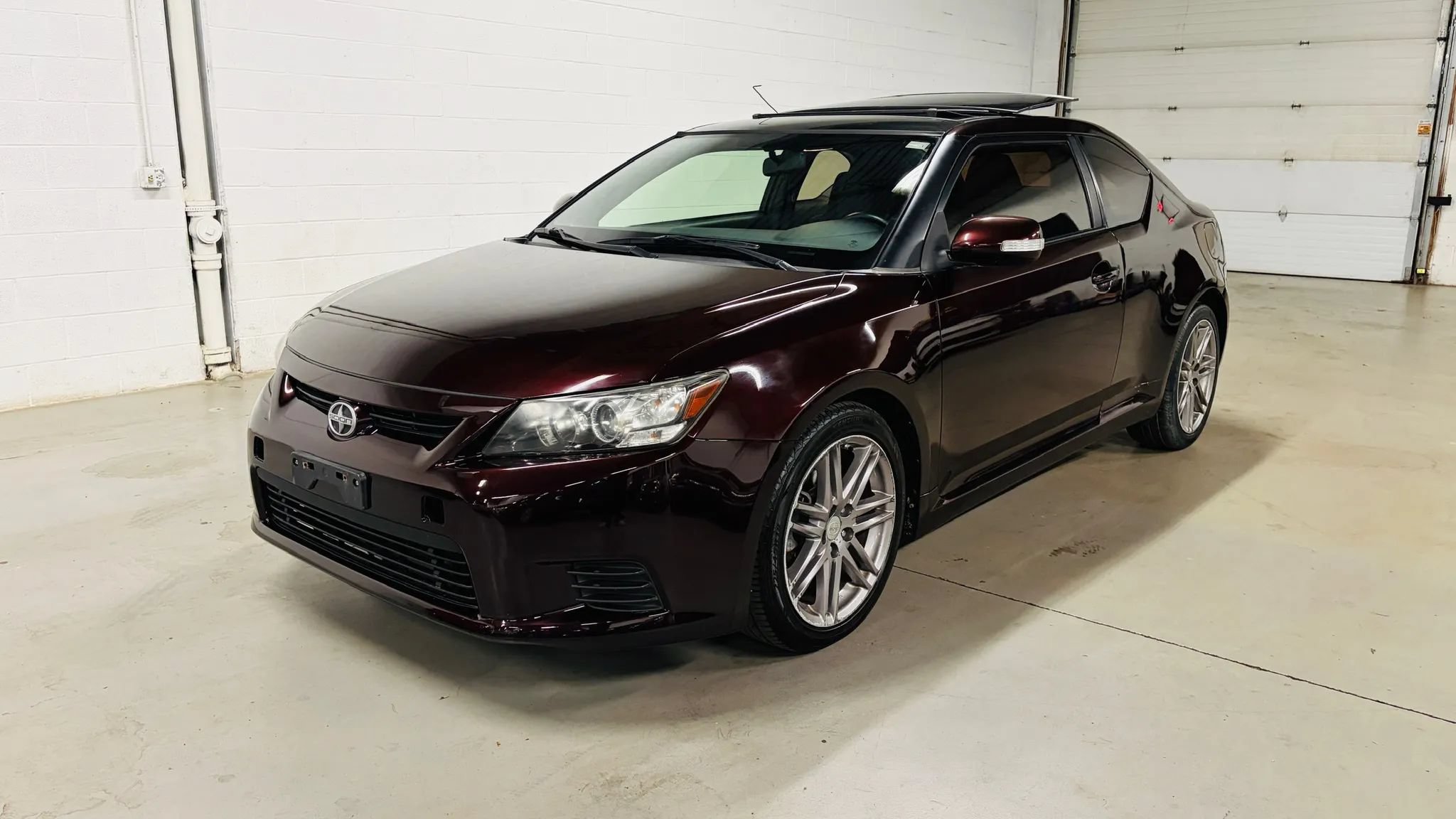 Used 2013 Scion tC FWD image 2