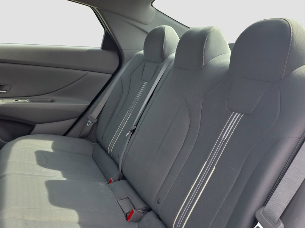 Used 2023 Hyundai Elantra SEL image 12