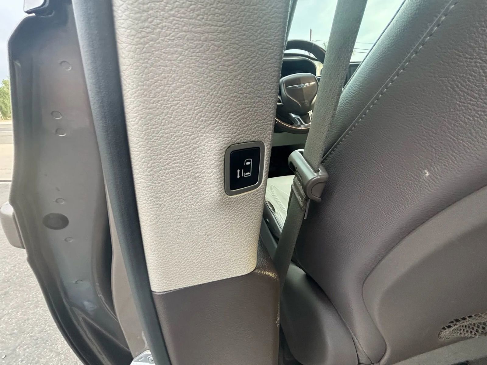 Used 2017 Chrysler Pacifica Touring-L image 21