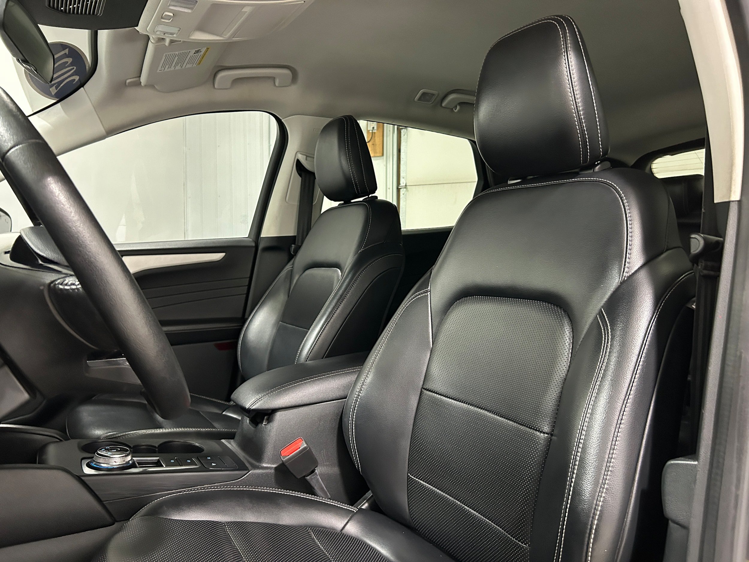 Used 2021 Ford Escape SEL AWD/4WD image 25