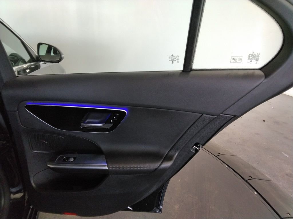 Used 2025 Mercedes-Benz C 300 4MATIC Sedan image 39