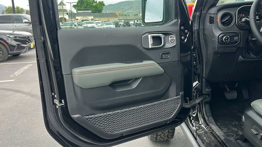 New 2026 Jeep Gladiator Mojave AWD/4WD image 9