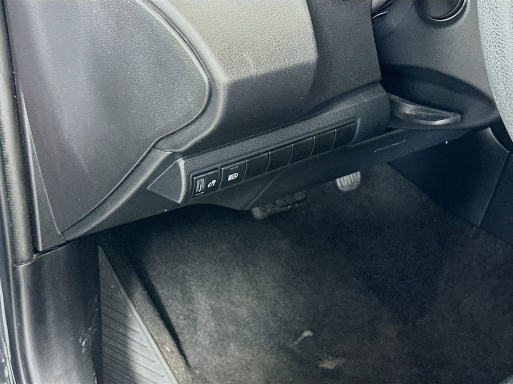 Used 2024 Toyota Corolla LE image 10