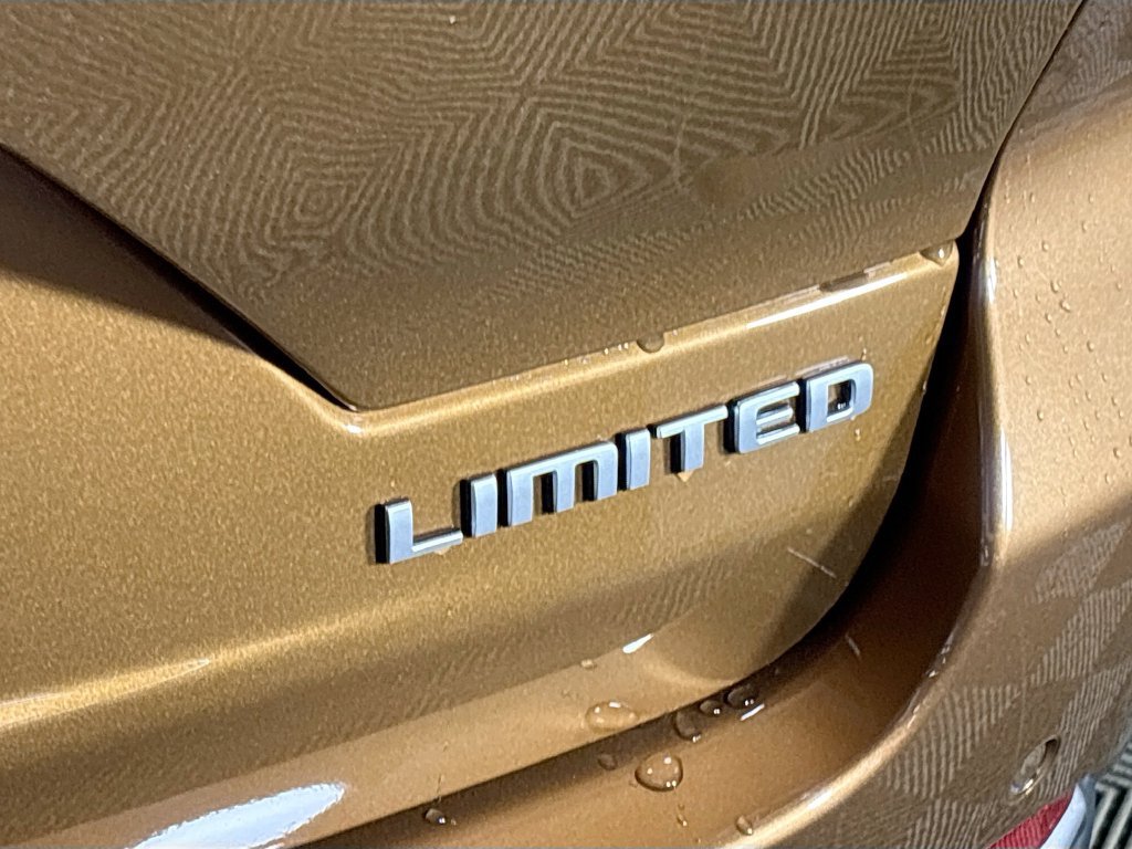 New 2026 Jeep Grand Cherokee Limited w/ MOPAR Finishing Package AWD/4WD image 24