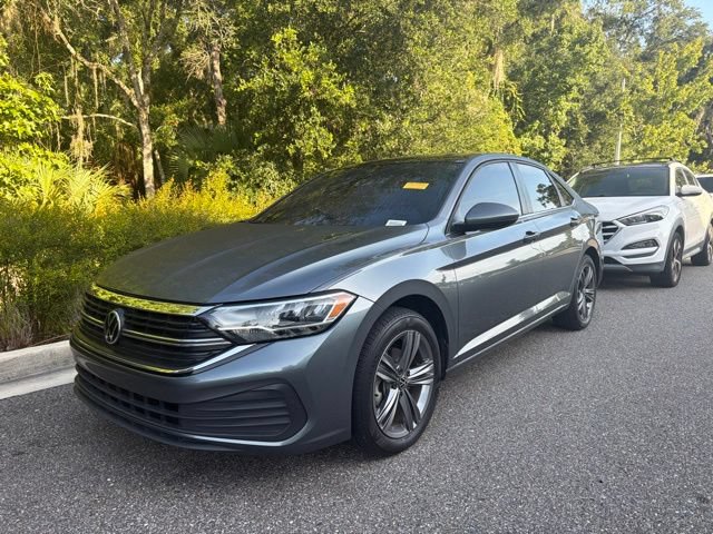 Certified 2023 Volkswagen Jetta SE FWD image 1