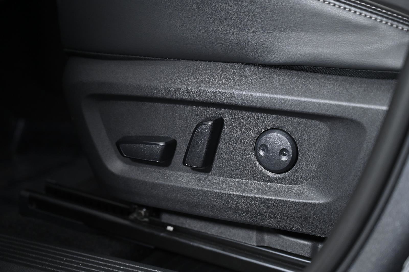 Used 2024 Nissan Rogue Platinum image 28