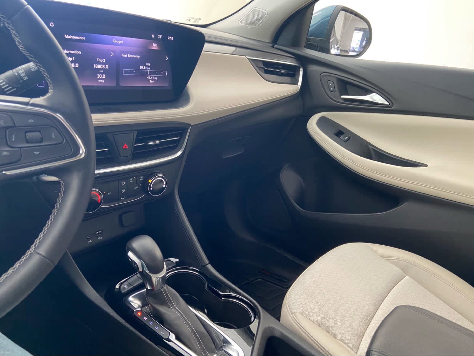 Used 2024 Buick Encore GX Preferred image 28