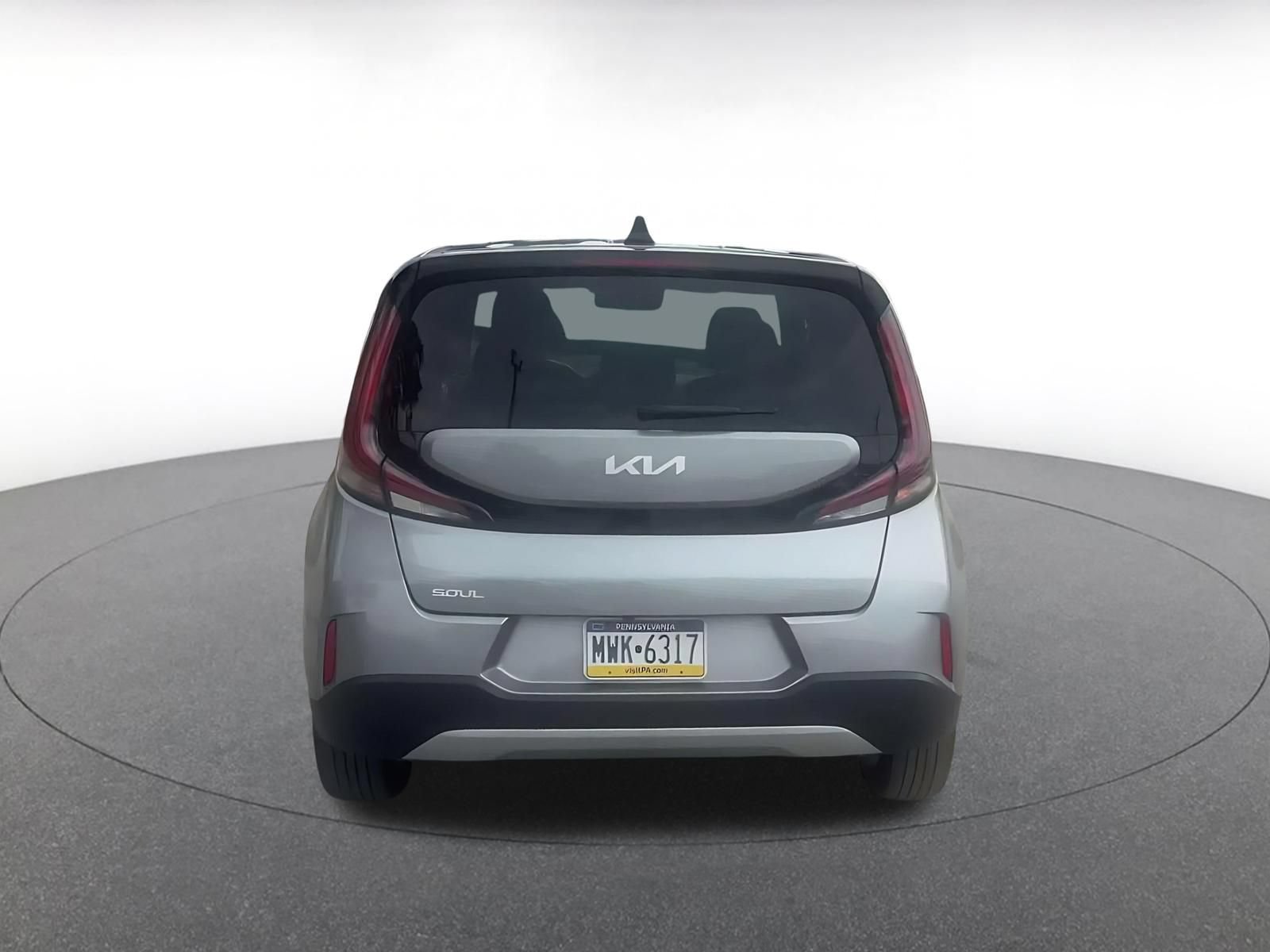 Used 2025 Kia Soul LX w/ LX Technology Package FWD image 12