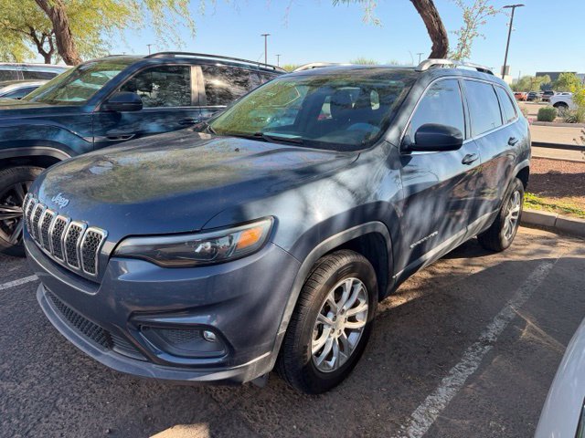 Used 2019 Jeep Cherokee Latitude w/ Popular Appearance Group AWD/4WD image 2