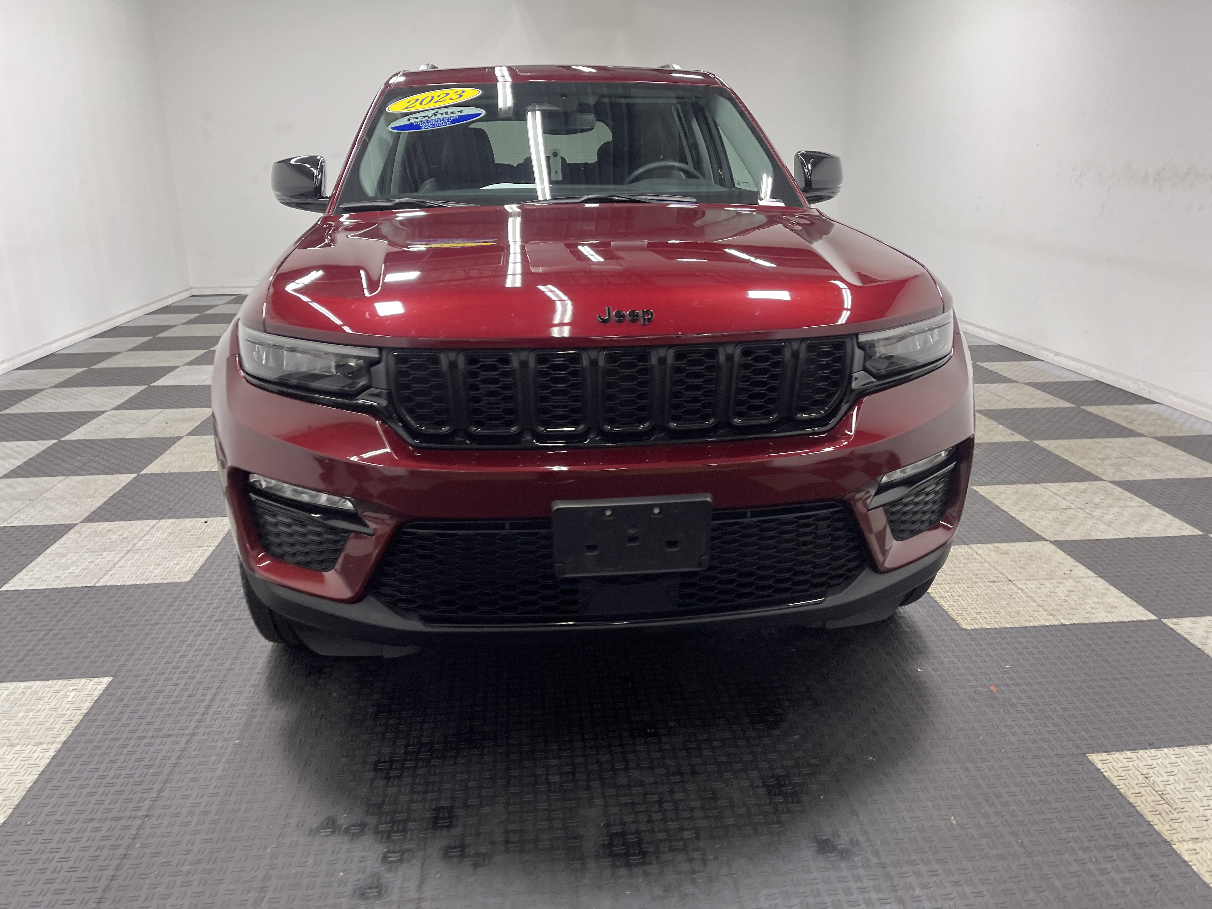 Used 2023 Jeep Grand Cherokee Limited w/ Black Appearance Package AWD/4WD image 7