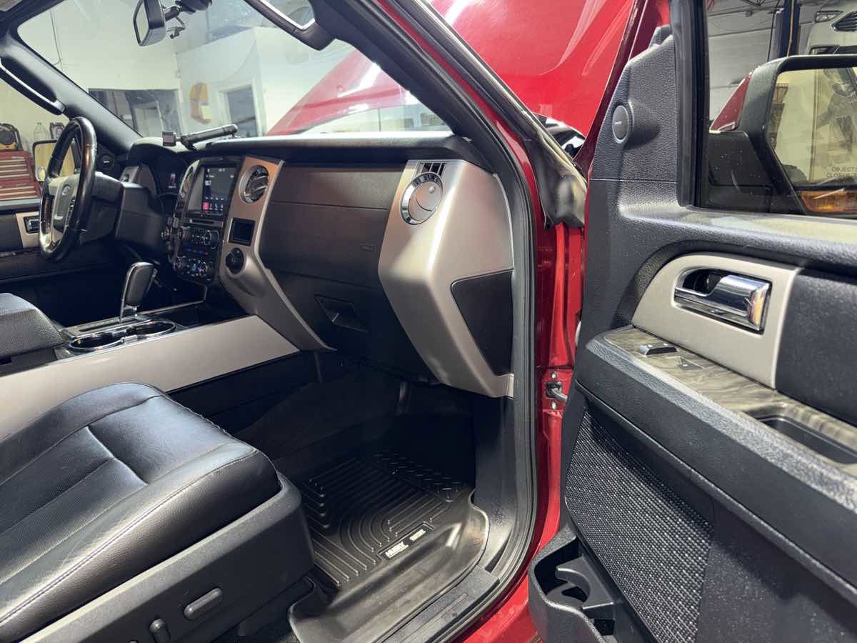 Used 2017 Ford Expedition EL Limited w/ Equipment Group 301A image 28