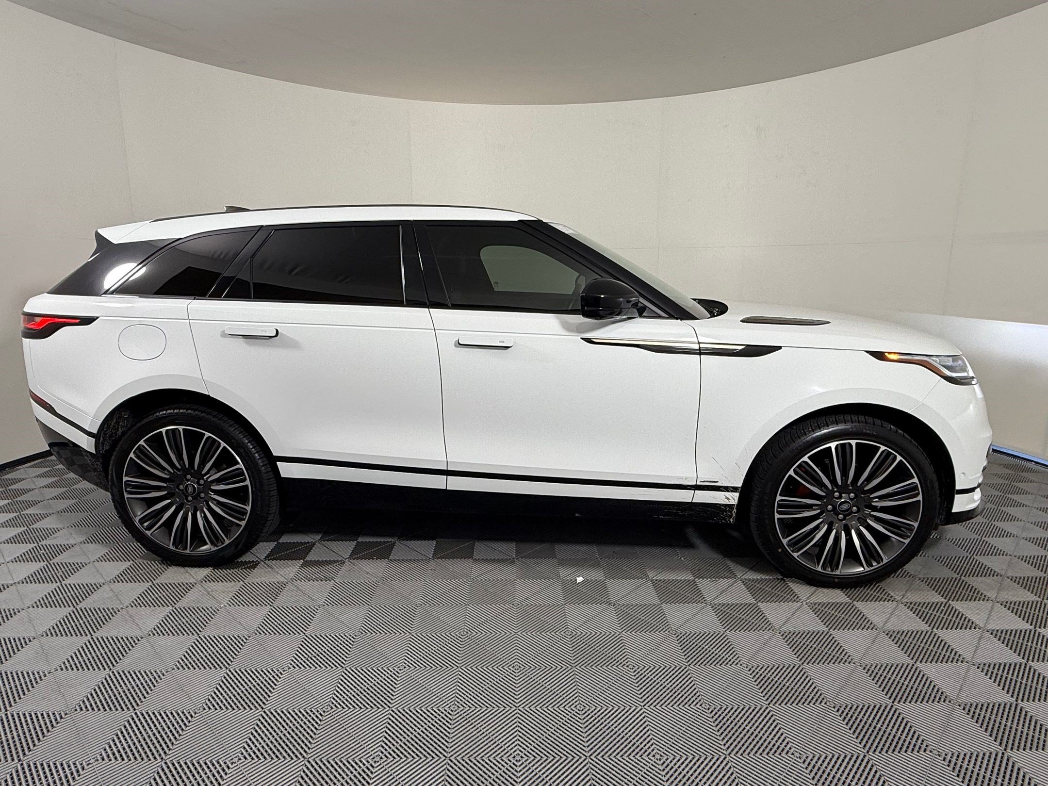Used 2021 Land Rover Range Rover Velar R-Dynamic S AWD/4WD image 7