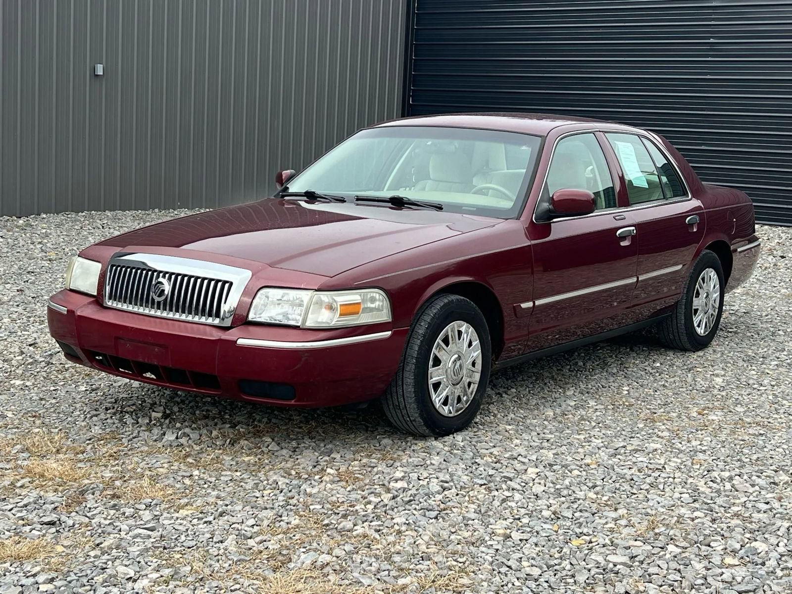 Used 2007 Mercury Grand Marquis GS image 1