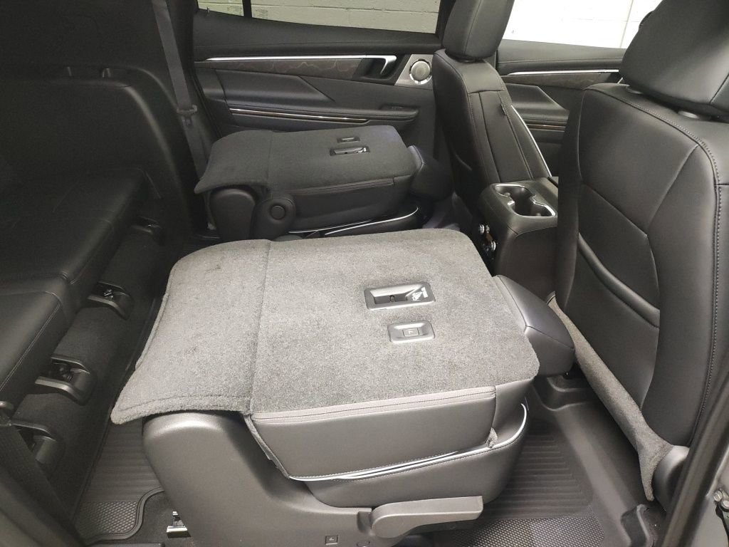 New 2026 Buick Enclave Avenir w/ Super Cruise Package AWD/4WD image 13