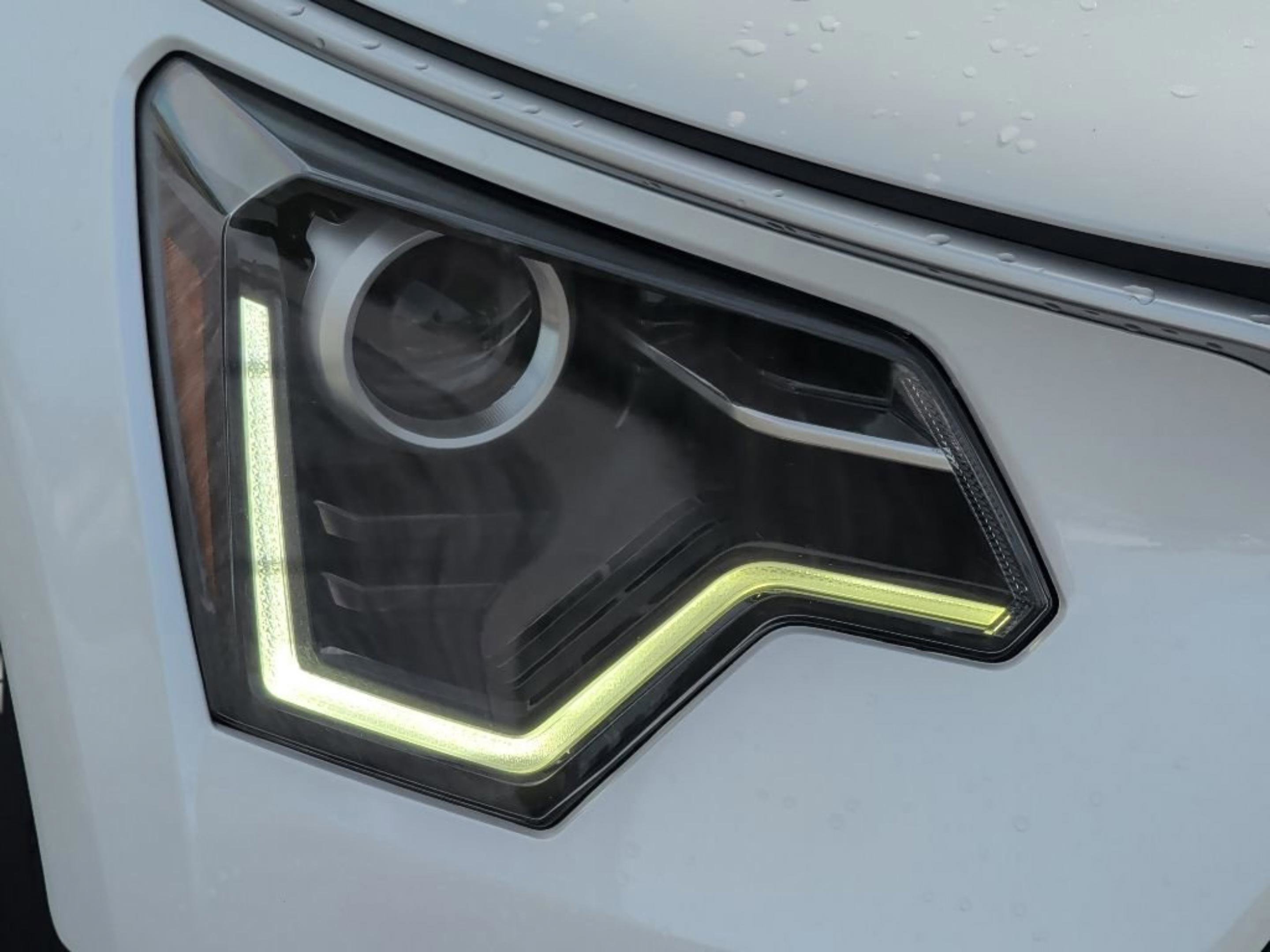 Used 2023 Kia Niro EX FWD image 37