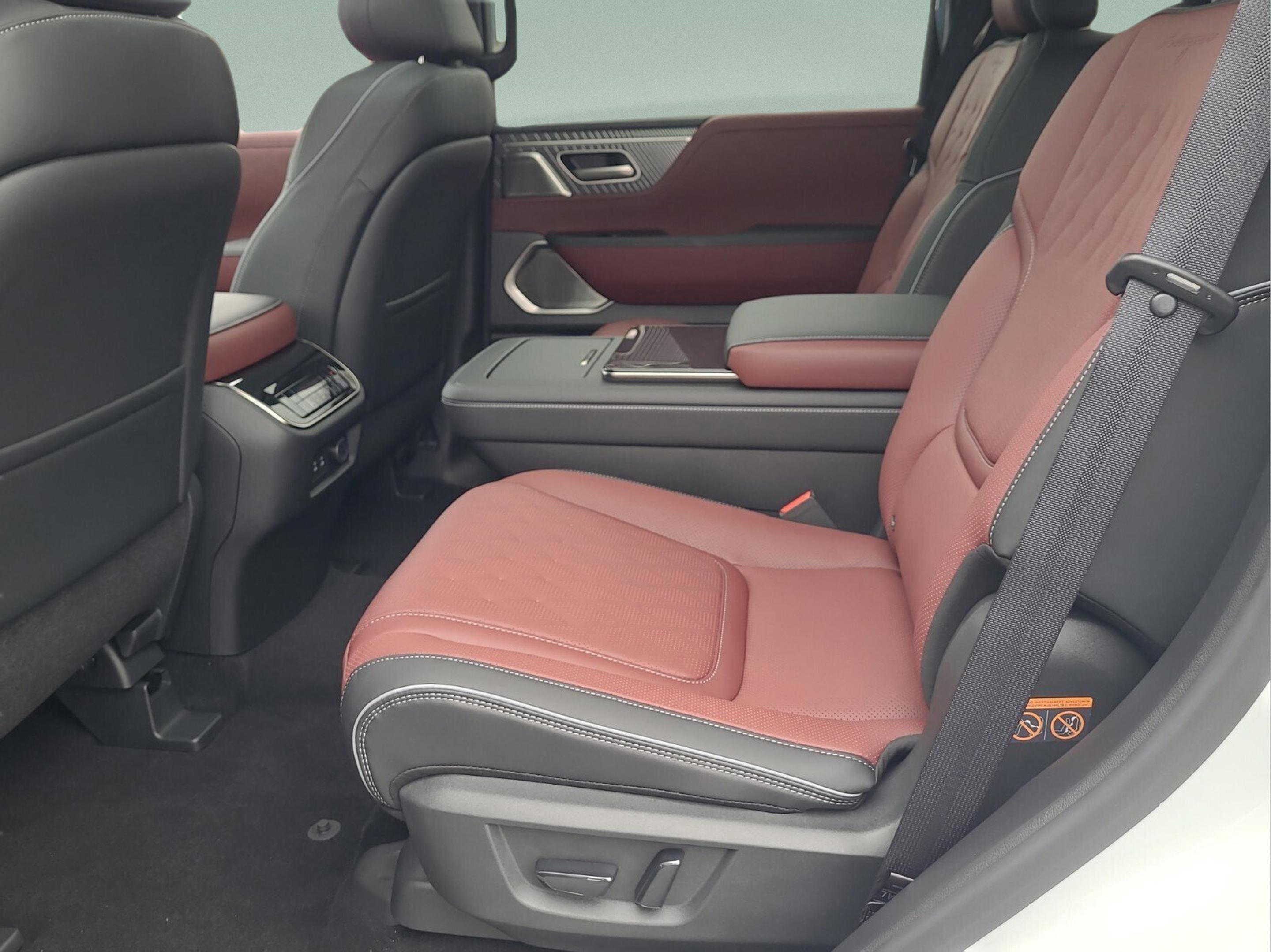 New 2026 INFINITI QX80 Autograph w/ Premium Cargo Package image 10