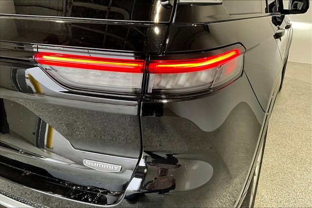 Used 2023 Jeep Grand Cherokee Summit w/ Luxury Tech Group V image 24