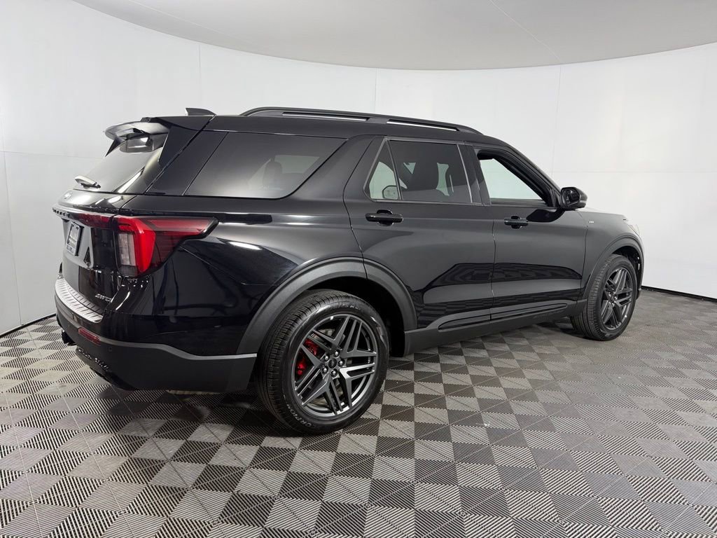 Used 2025 Ford Explorer ST-Line w/ ST-Line Street Pack image 7