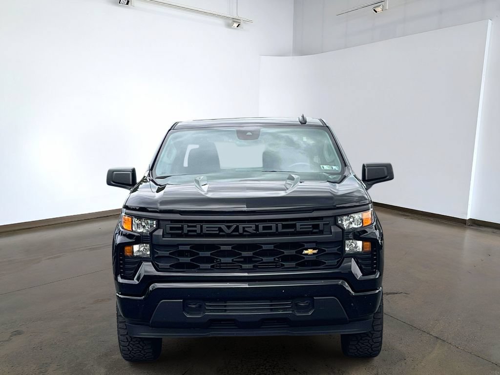 Used 2023 Chevrolet Silverado 1500 Custom AWD/4WD image 2