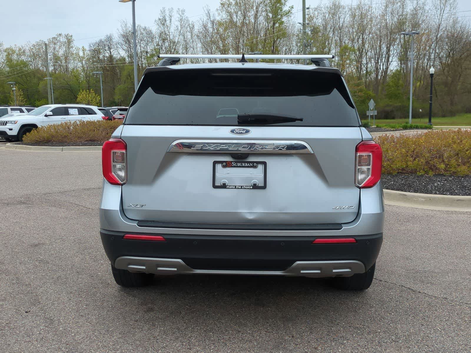 Used 2023 Ford Explorer XLT w/ Equipment Group 202A AWD/4WD image 7