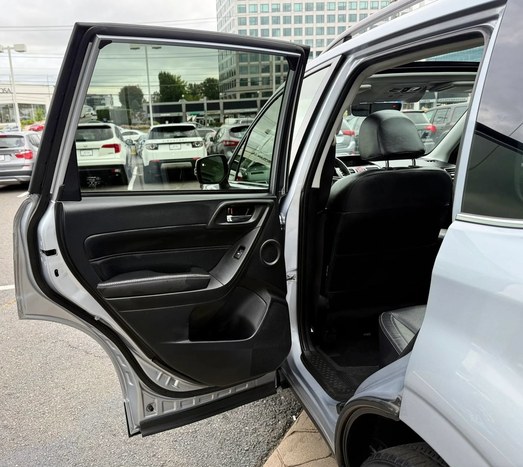 Used 2017 Subaru Forester 2.5i Touring AWD/4WD image 27