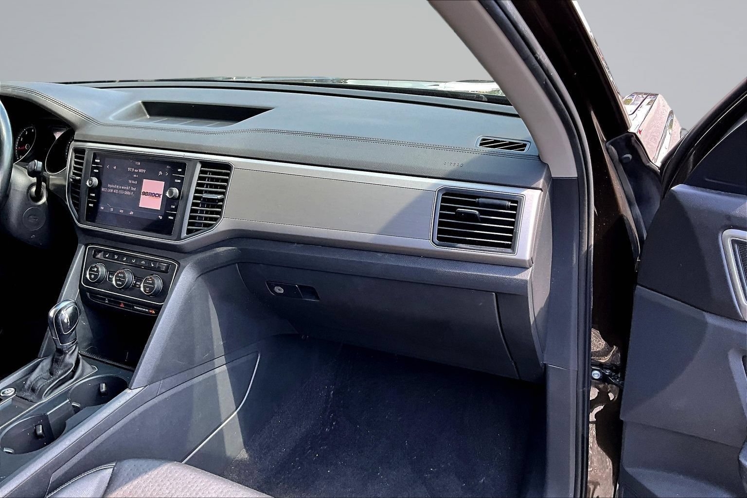Used 2019 Volkswagen Atlas SE w/ Towing Package FWD image 22