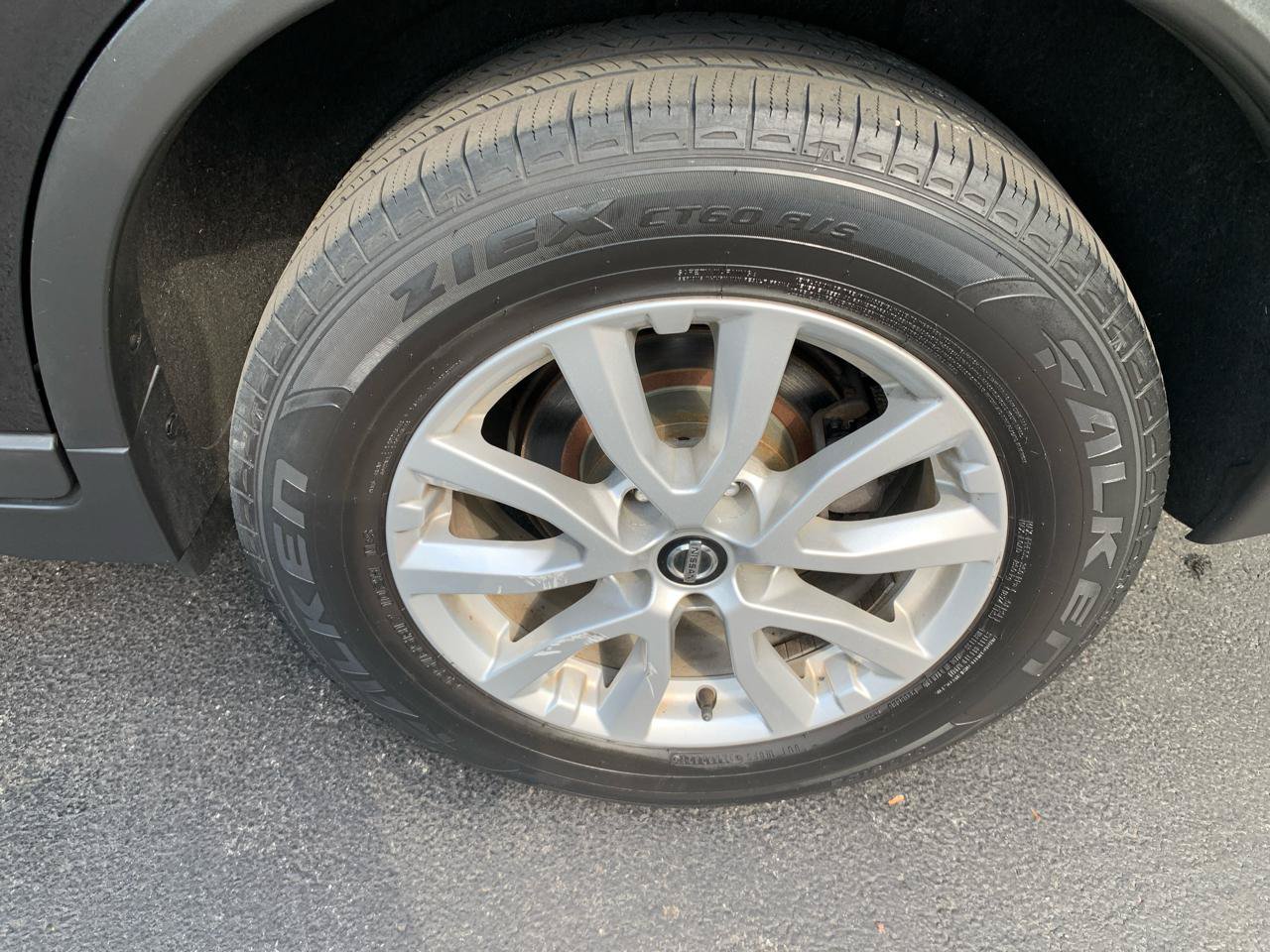 Used 2018 Nissan Rogue SV AWD/4WD image 29