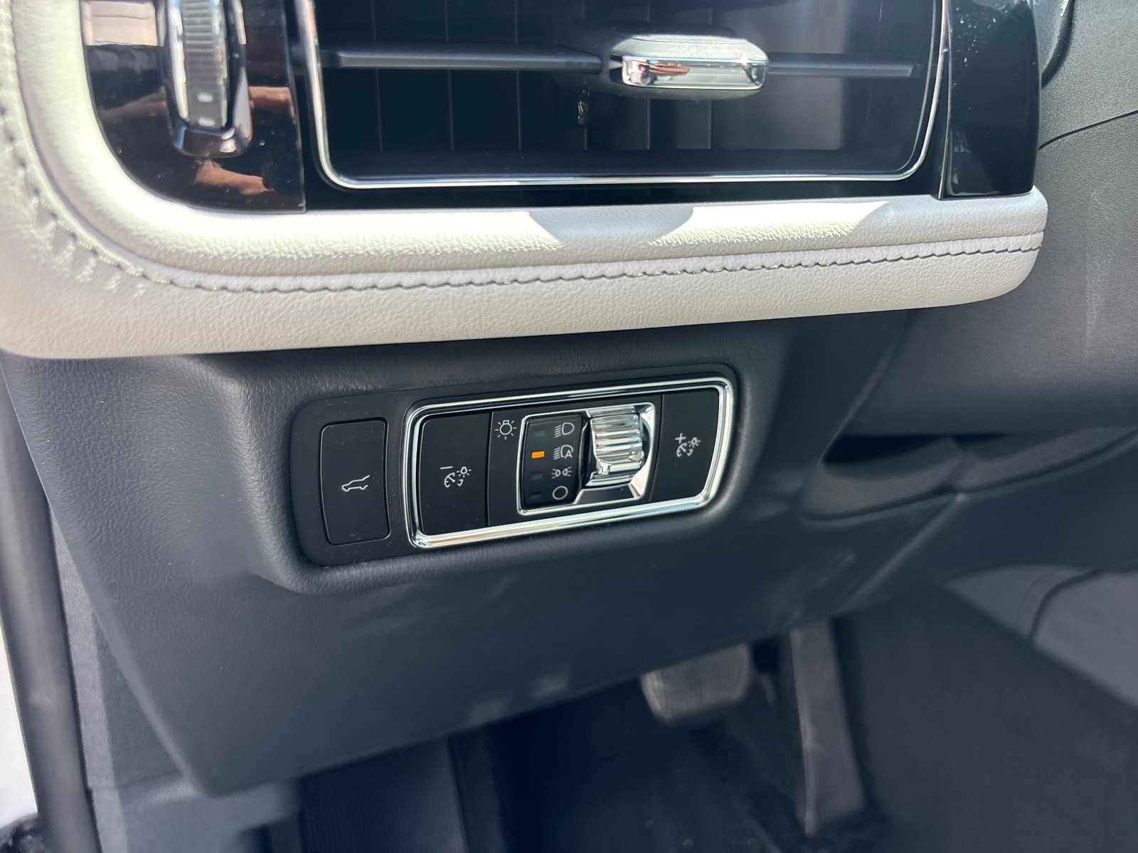 New 2026 Lincoln Aviator Reserve w/ Illumination Package AWD/4WD image 14