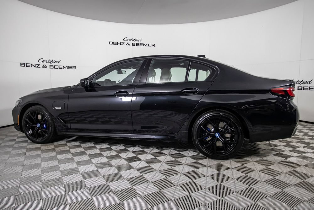 Used 2023 BMW 530e w/ M Sport Package RWD image 9