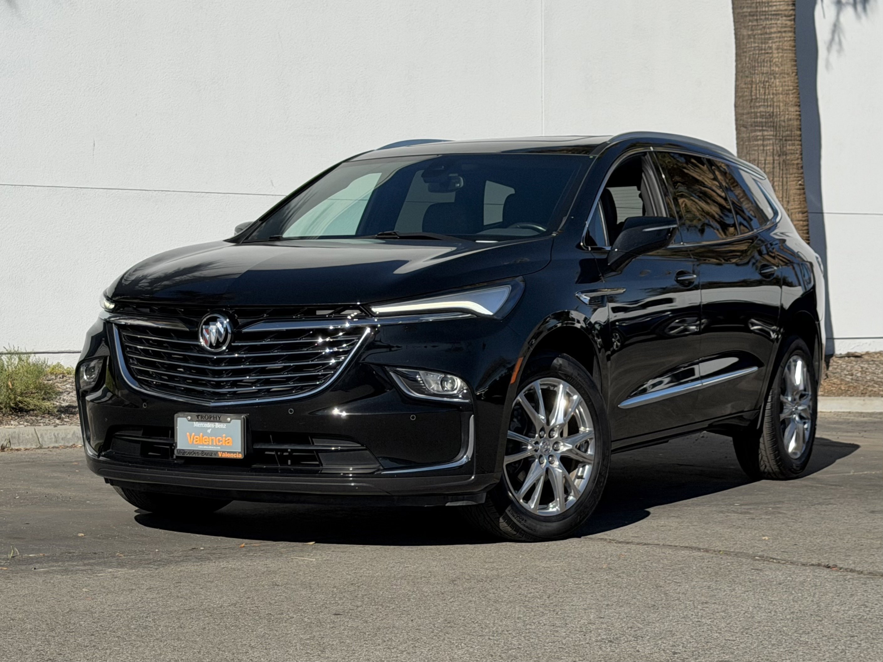 Used 2024 Buick Enclave Essence w/ Experience Buick Package image 2