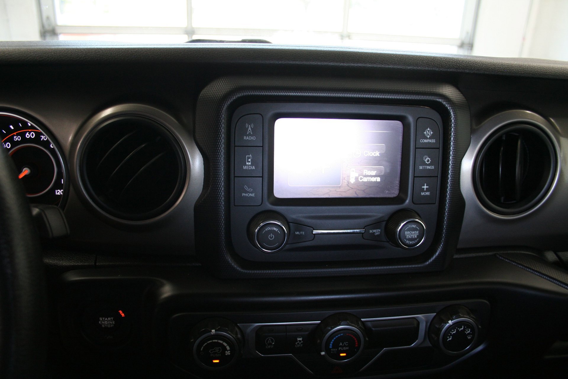 Used 2020 Jeep Wrangler Sport AWD/4WD image 39