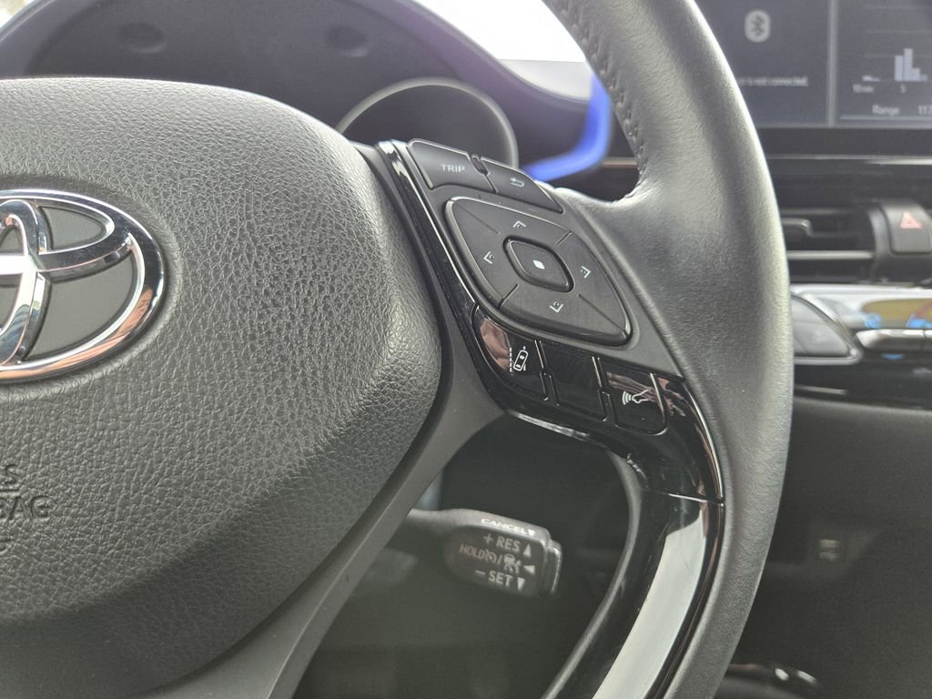 Used 2021 Toyota C-HR XLE FWD image 27