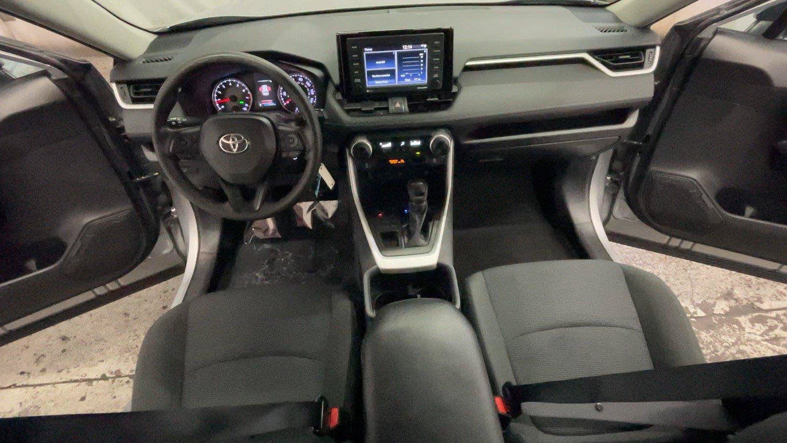 Used 2022 Toyota RAV4 LE AWD/4WD image 30