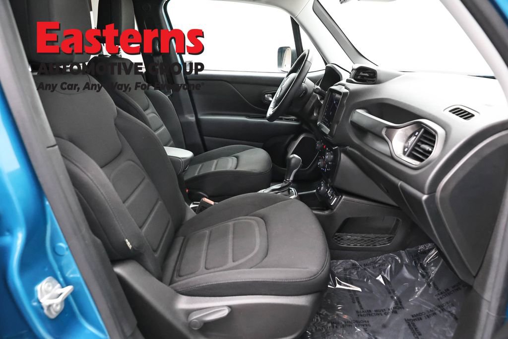 Used 2022 Jeep Renegade Latitude w/ Convenience Group AWD/4WD image 25