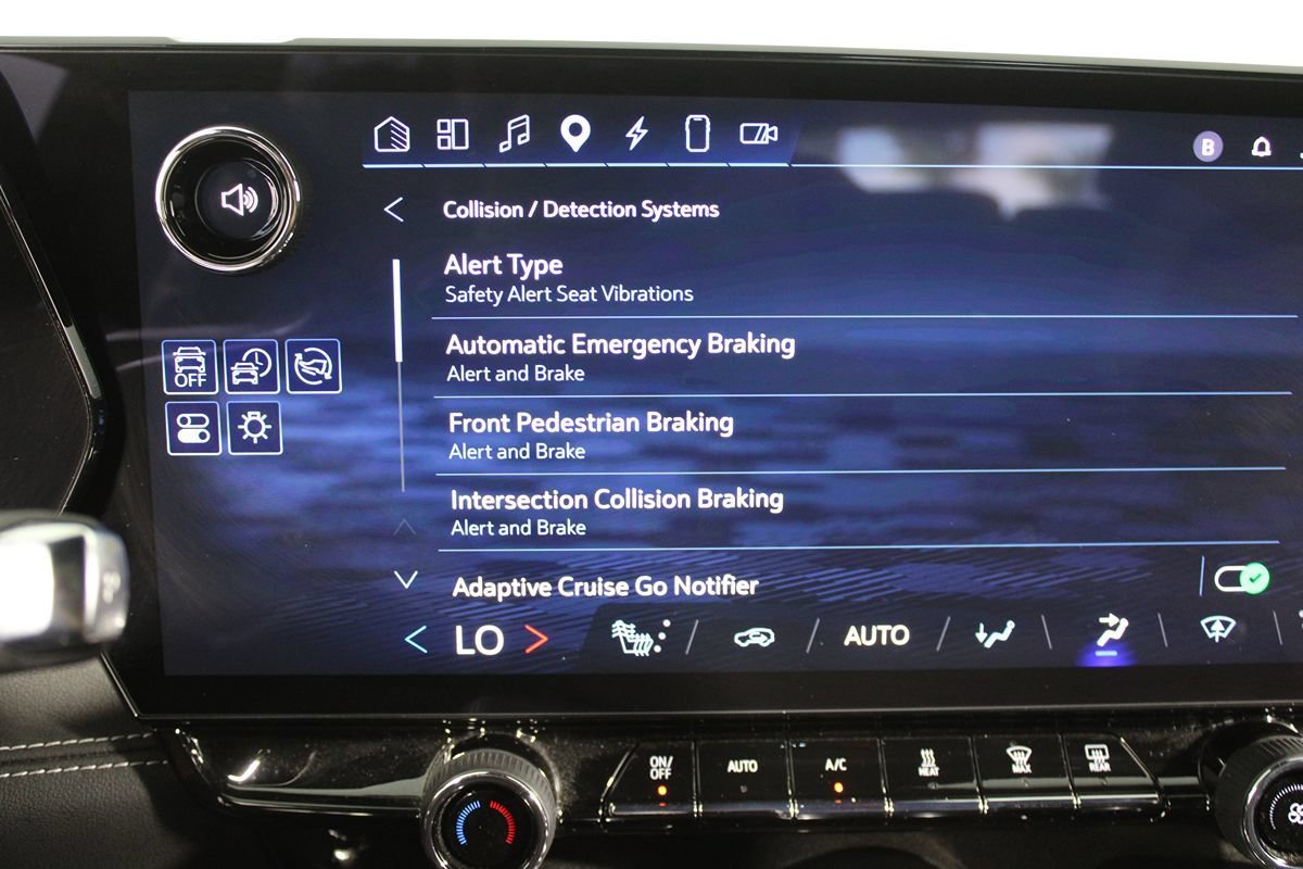 Used 2024 Chevrolet Blazer EV LT AWD/4WD image 17