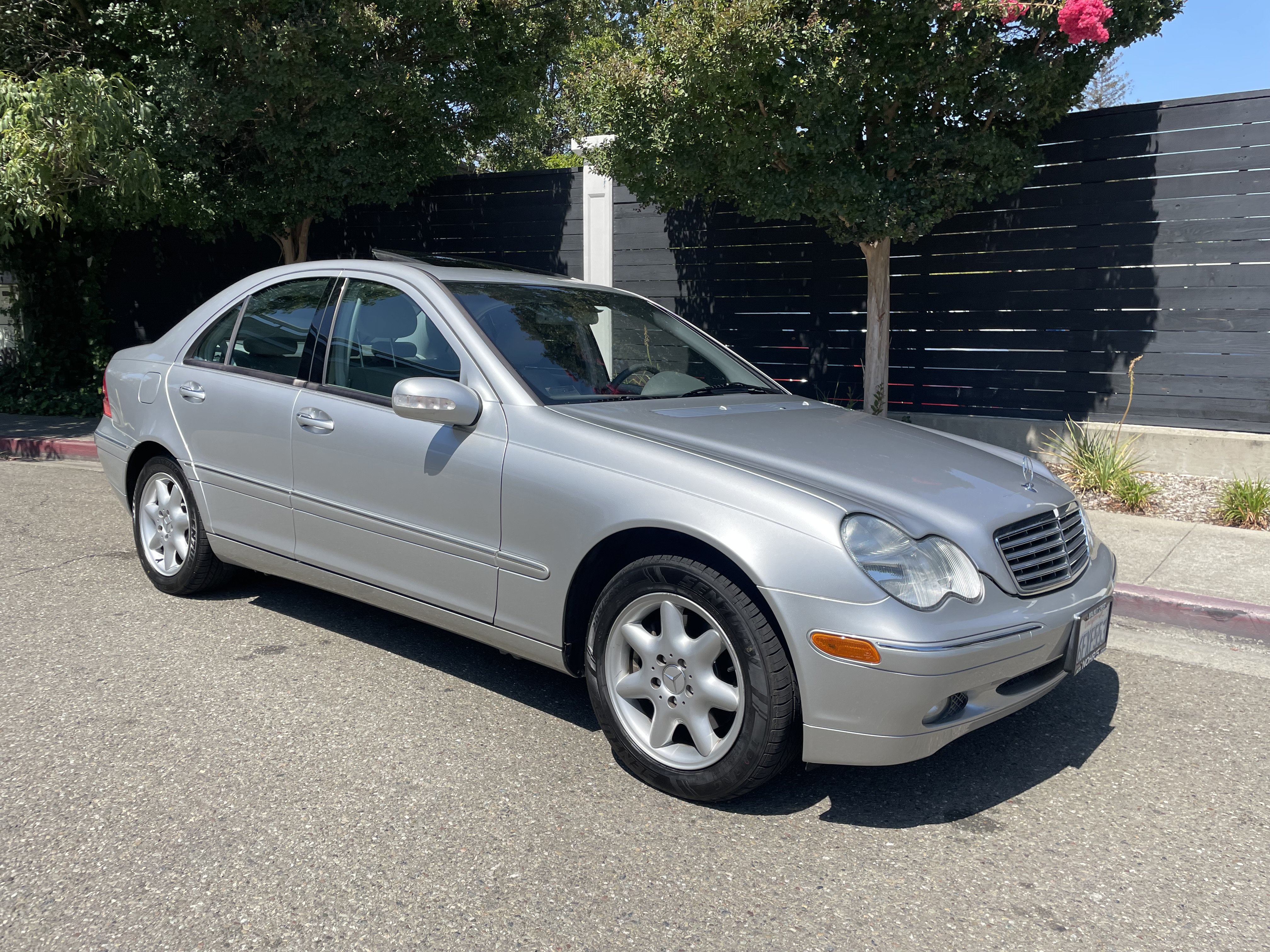 Used 2003 Mercedes-Benz C 320 Sedan image 5