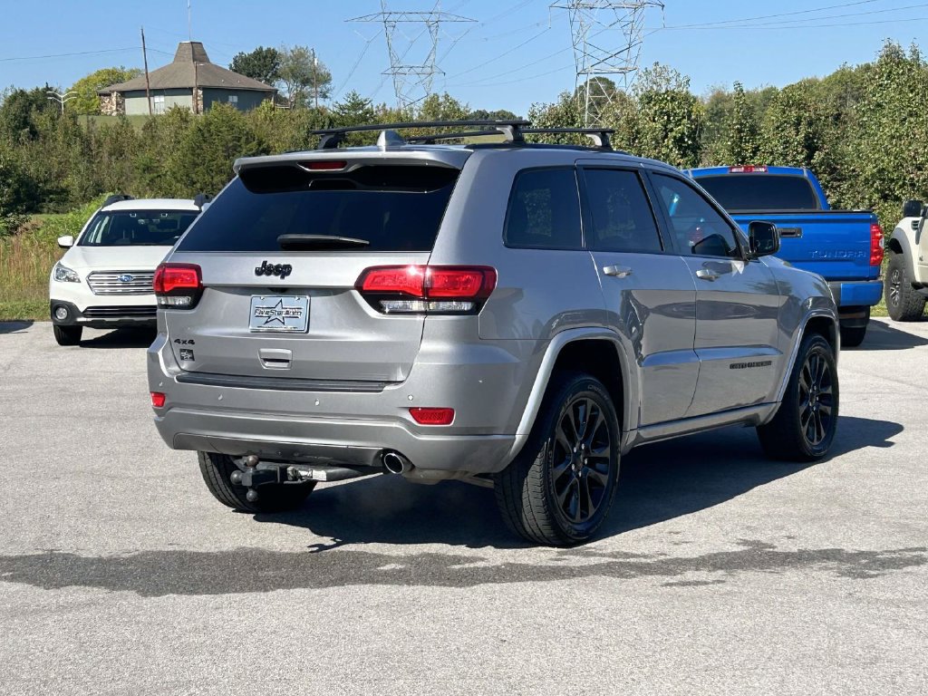 Used 2021 Jeep Grand Cherokee Laredo X AWD/4WD image 7