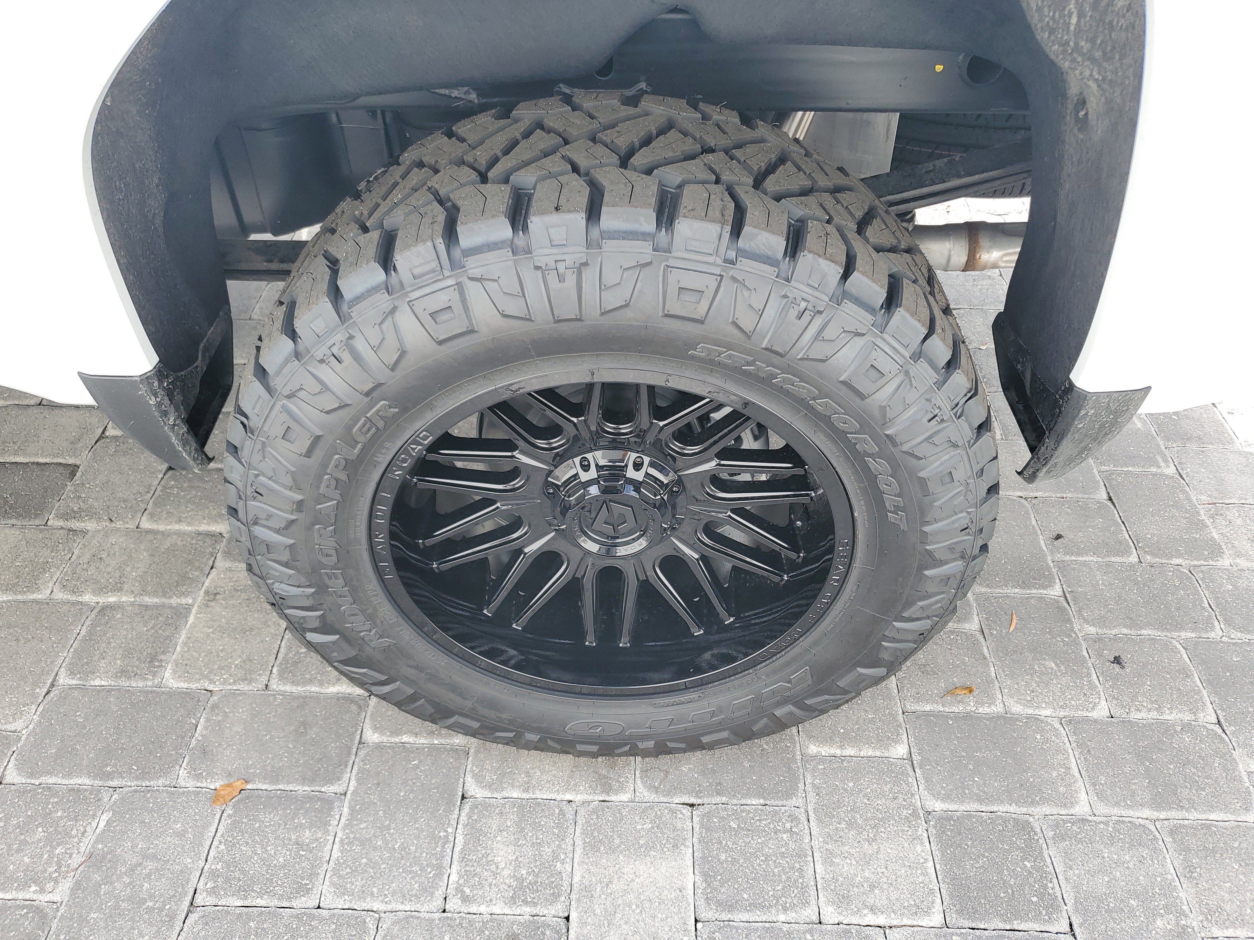 New 2025 GMC Sierra 1500 AT4 w/ AT4 Premium Package image 7