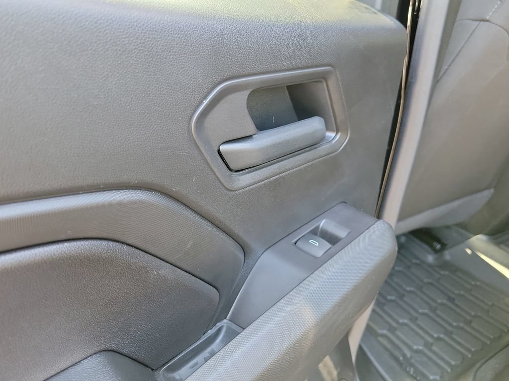 Used 2025 Chevrolet Colorado W/T RWD image 17