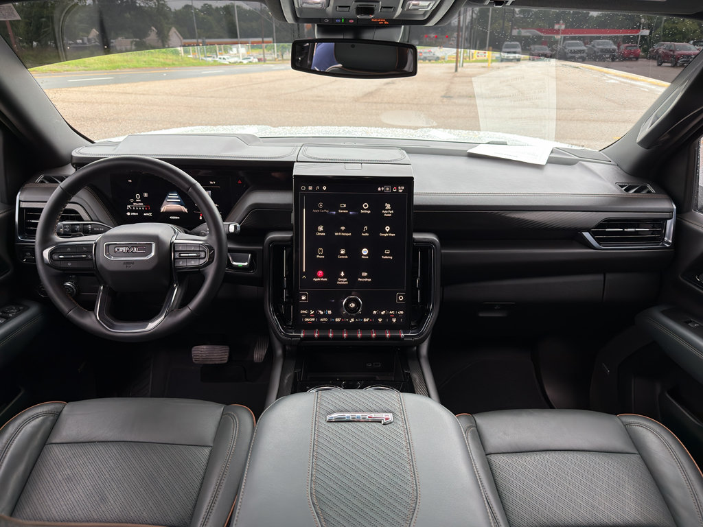 Used 2025 GMC Yukon XL AT4 AWD/4WD image 18