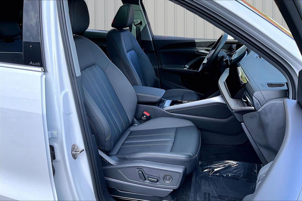 Used 2025 Audi Q5 Premium w/ Convenience Package AWD/4WD image 29