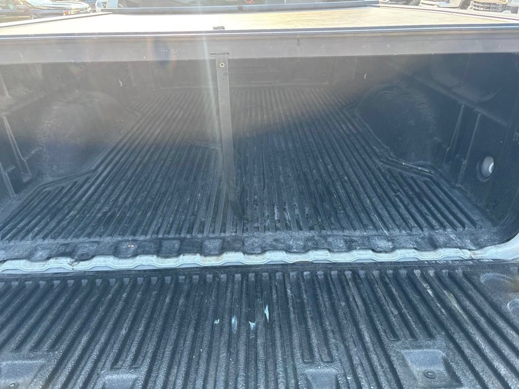 Used 2019 Chevrolet Silverado 1500 LT RWD image 5