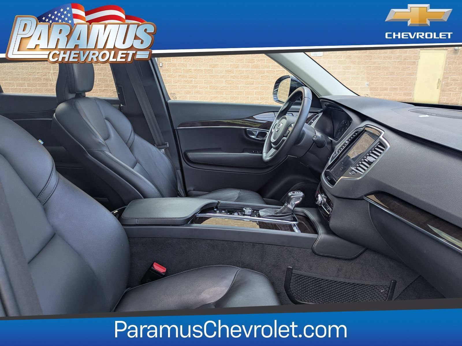 Used 2019 Volvo XC90 T5 Momentum w/ Multimedia Package AWD/4WD image 17