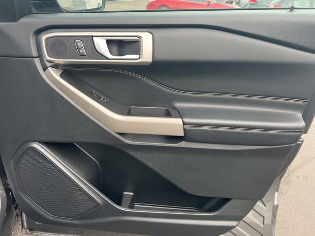 Used 2023 Ford Explorer XLT w/ Equipment Group 202A image 33